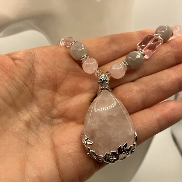 Stunning Genuine Rose Quartz Teardrop Pendant Necklace 20 ins NEW Adjustable - Picture 15 of 16
